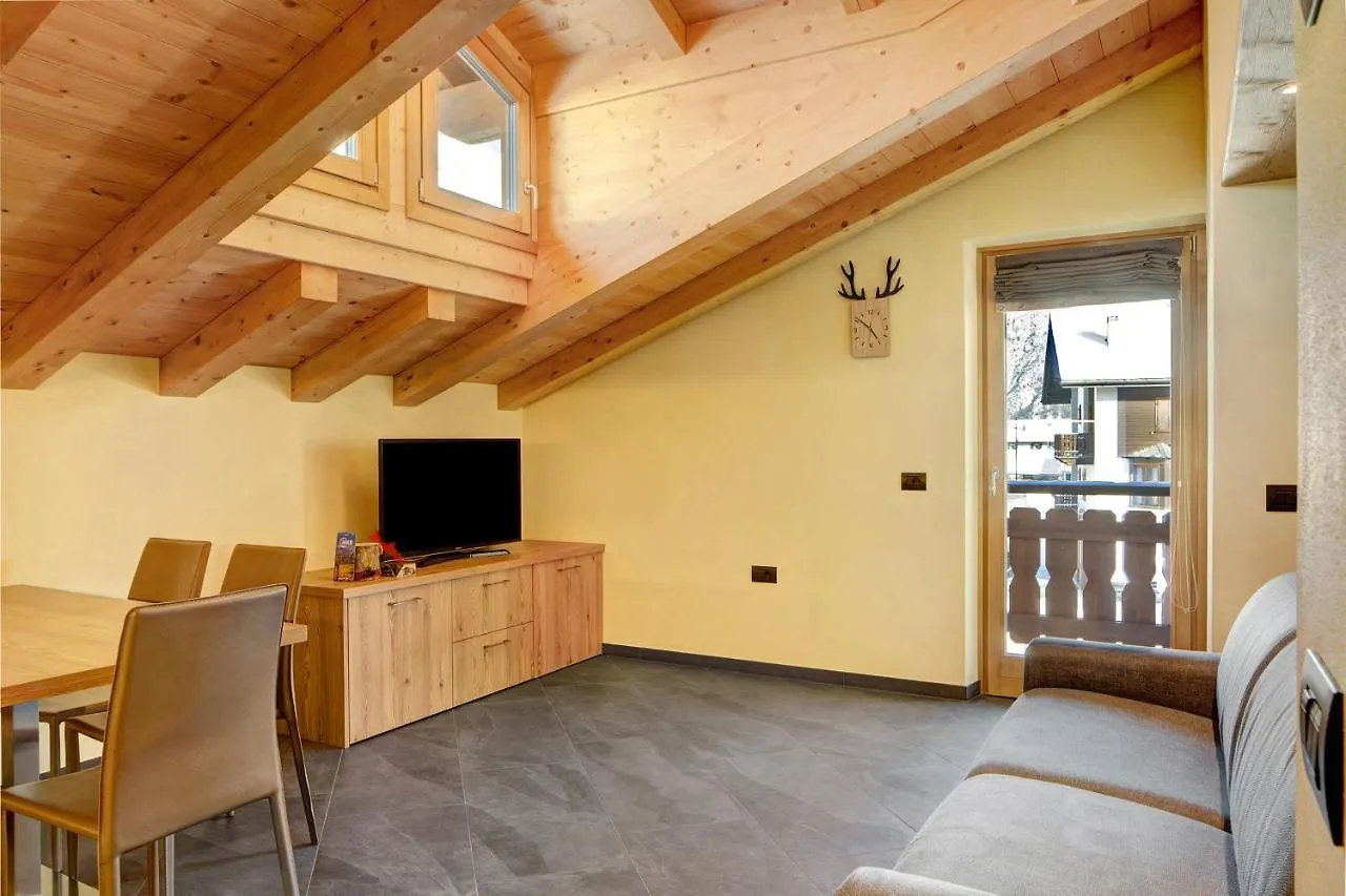 아파트 Rasia Residence Relax Wood 리비뇨