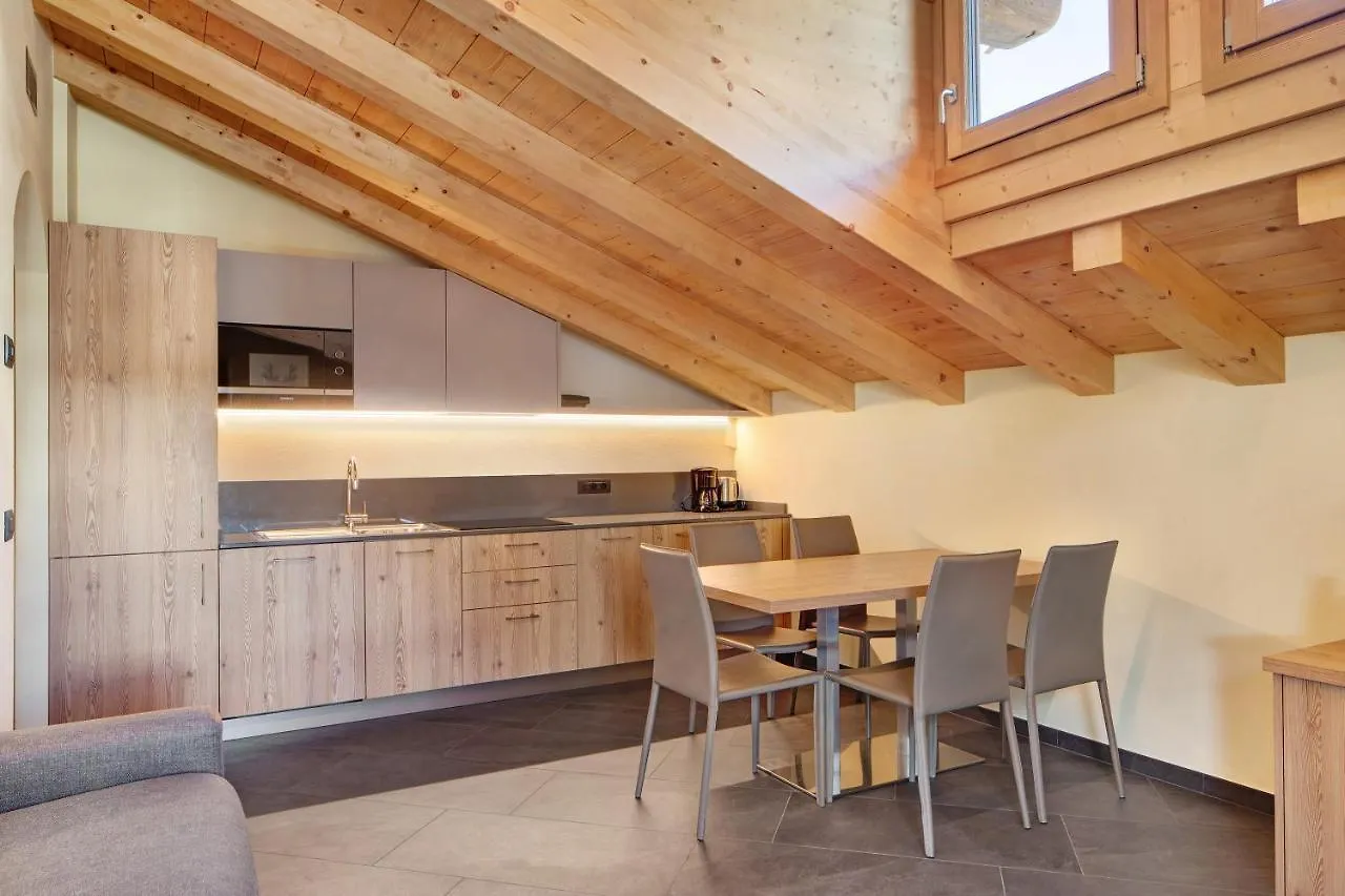 Rasia Residence Relax Wood 리비뇨 아파트