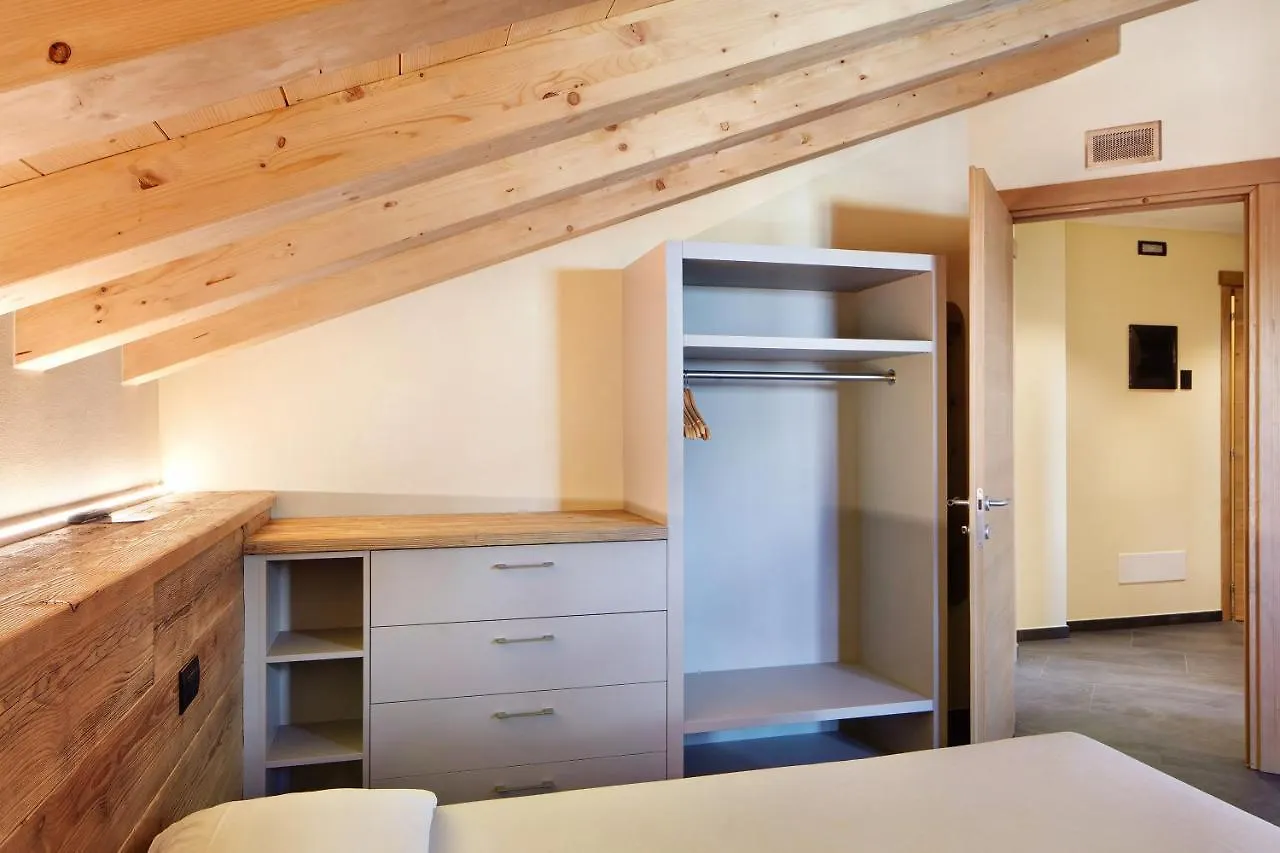 Rasia Residence Relax Wood 리비뇨