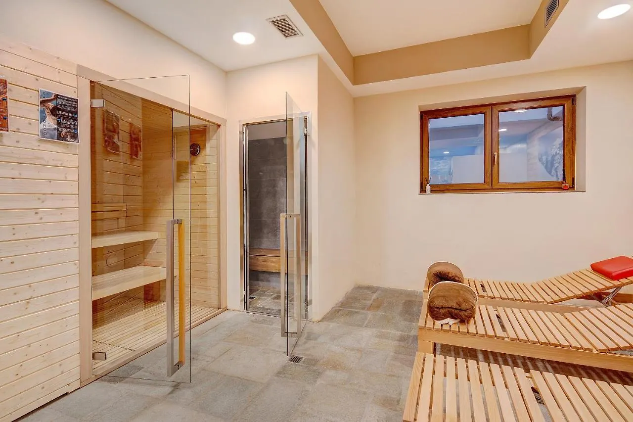Rasia Residence Relax Wood 리비뇨 아파트
