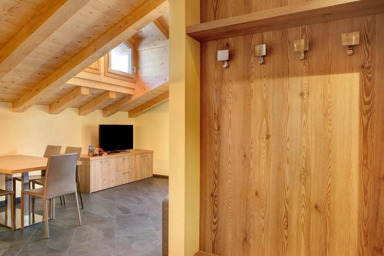 Rasia Residence Relax Wood 리비뇨